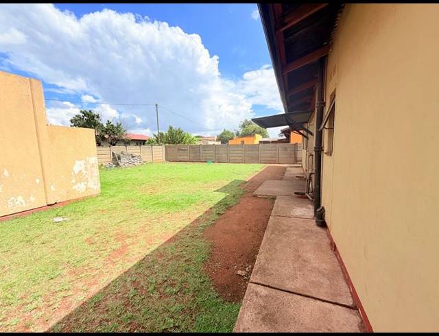 7 BEDROOM HOUSE FOR SALE IN VANDERBIJLPARK CW 4